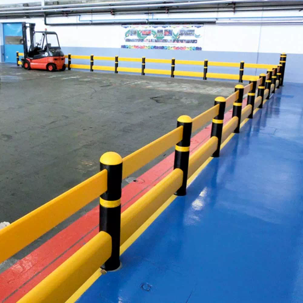 BAUC-H890-barriera-antiurto-installata-a-protezione-di-passaggio-pedonale