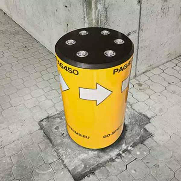 PAG-450-palo-anticollisione-installato-in-angolo-edificio