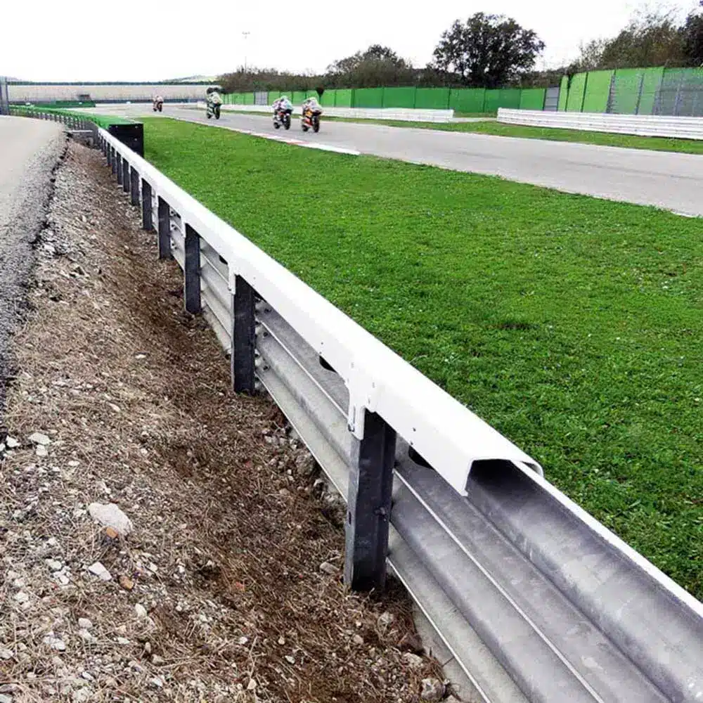 Barriera-MWCOI-rivestimenti-antiurto-per-guardrail-sportivi