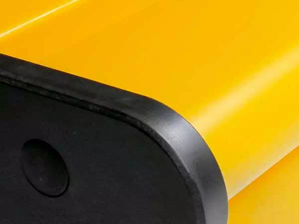panchina-a-due-tre-posti-giallo-nera-arredo-design-GO-SYSTEMS